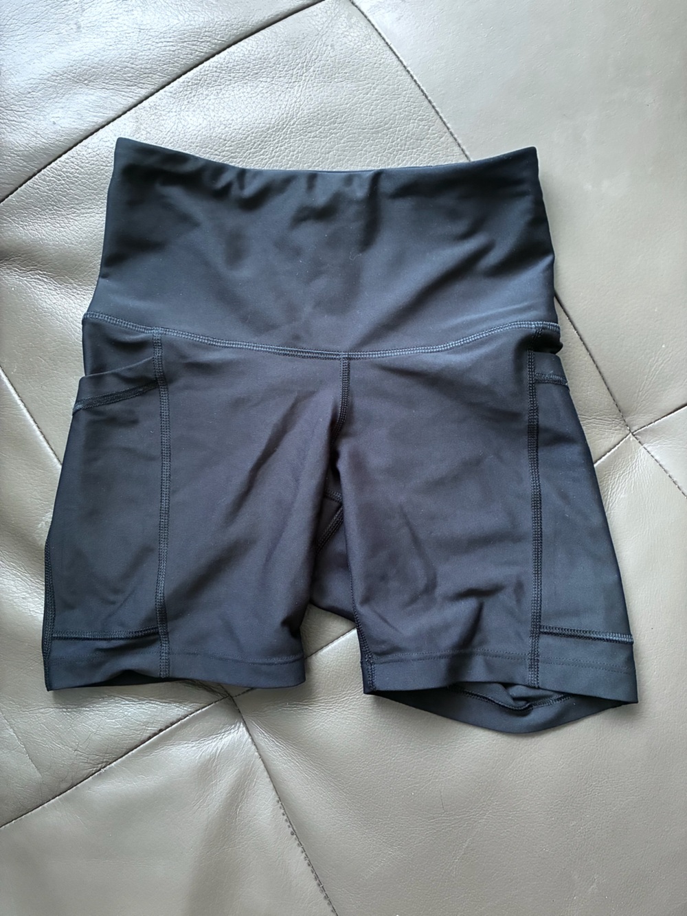 Old Navy Black High-Waist Athletic Bike Shorts with Side Pockets